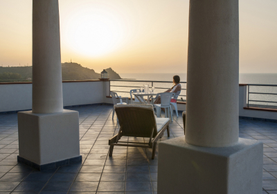 Casa Vacanze Appartamento Bilocale Lato Giardino Con Balcone Vista Mare